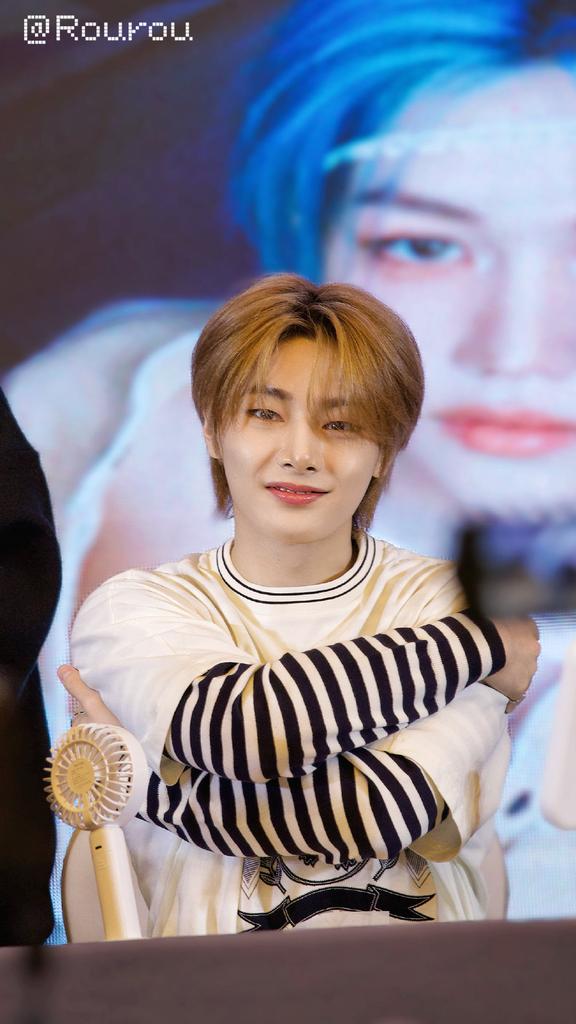 CINTAKU SELAMATTTT ULTAH 😭❤❤❤❤❤❤❤❤

#PrinceOfVocals_IN_Day
#아이엔_생일이다_크림채우자
#HappyINDay