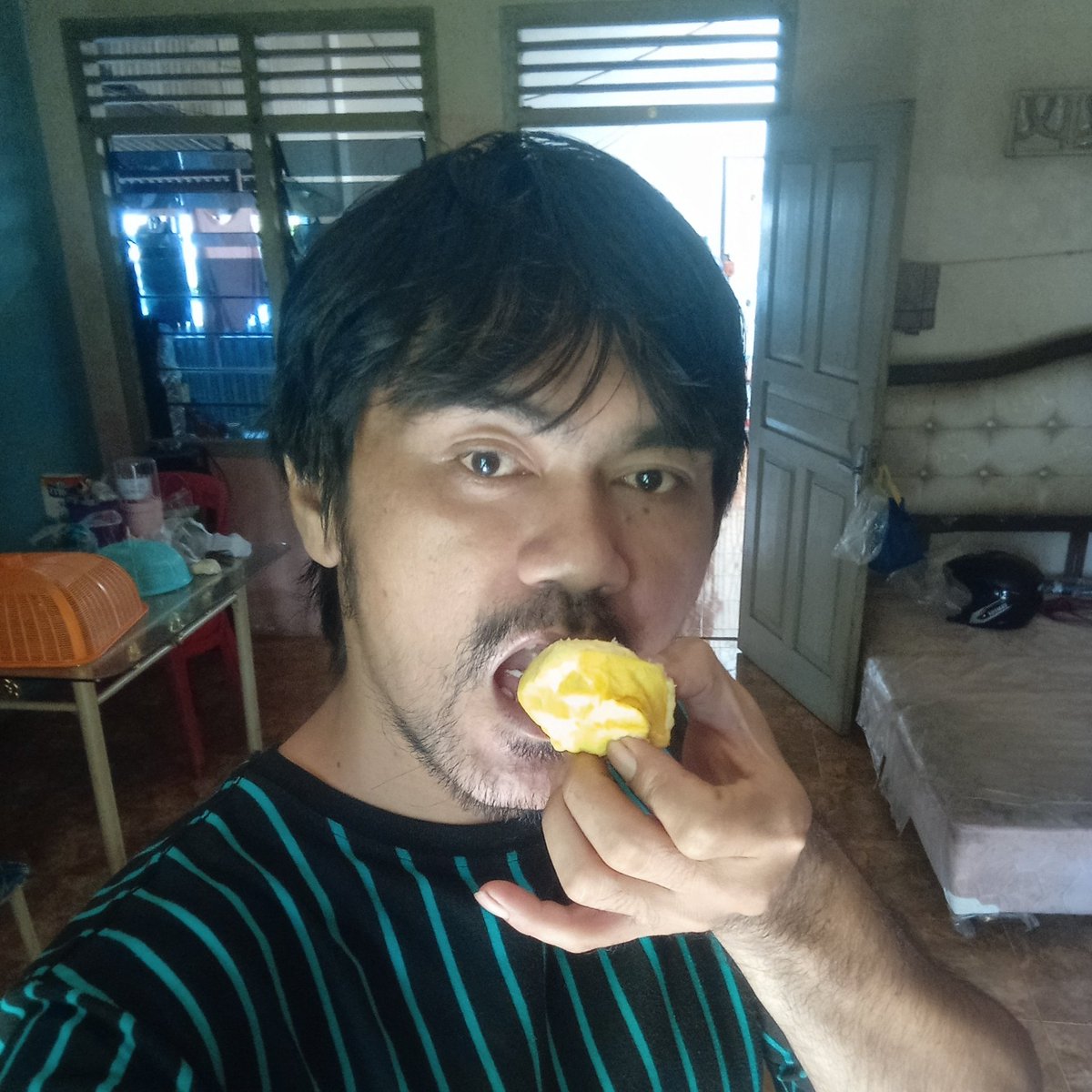 HioeNl's tweet photo. Nyari kenalan #gay #bisex di #jakarta n #bali yg punya #motor biar bisa #tour / #touring ke #jakartabali n #balijakarta gak masalah #top atau #bot #bottom yg utamain suka 69. Yg penting #semok #chubby gak suka yg #kurus n #gemuk saya 40thn180cm80kg bisa main #basket juga. https://t.co/VFEduNSjUD
