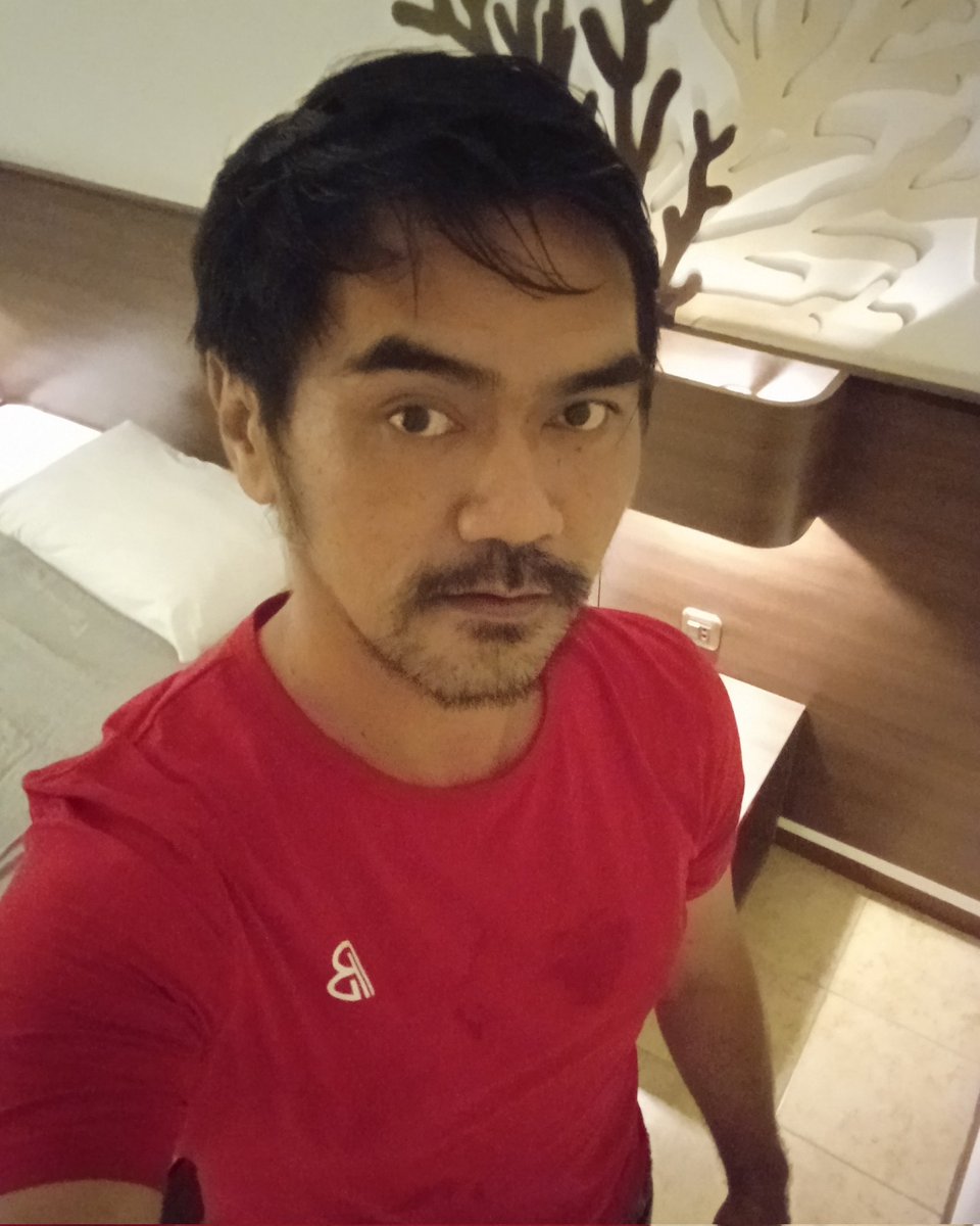 HioeNl's tweet photo. Nyari kenalan #gay #bisex di #jakarta n #bali yg punya #motor biar bisa #tour / #touring ke #jakartabali n #balijakarta gak masalah #top atau #bot #bottom yg utamain suka 69. Yg penting #semok #chubby gak suka yg #kurus n #gemuk saya 40thn180cm80kg bisa main #basket juga. https://t.co/VFEduNSjUD
