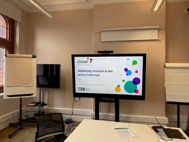 SWWDTP's tweet photo. We've had a fantastic time at the Policy and Parliament engagement training day at @SeneddWales today 🏴󠁧󠁢󠁷󠁬󠁳󠁿Thanks to all #SWWDTP students who came along to discuss research impact and policy engagement 👏 https://t.co/vUD6Mq6JOb