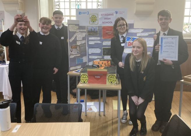 EDTScotland's tweet photo. Congratulations to the Clyde Valley pupils who graduated from their Industrial Cadets Bronze Projects today! Brilliant effort from all of the teams.
1st prize - Turnbull High School
2nd prize - Woodfarm High School Team 1
Pupils' choice award - St Aidan's High School https://t.co/rDCiMAinZj