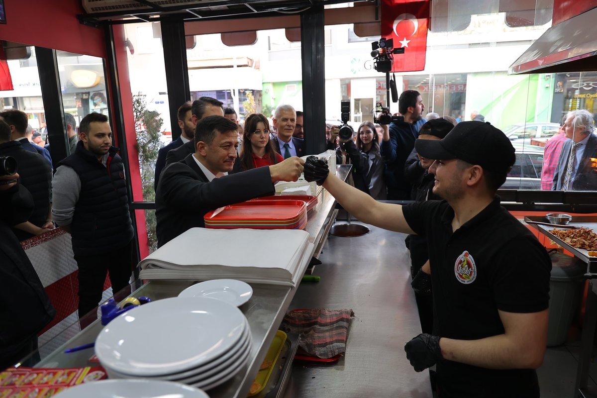 avhamzadag's tweet photo. El ele, gönül gönüle…

📍Kemalpaşa, Atatürk Bulvarı https://t.co/O4x6soi0dl