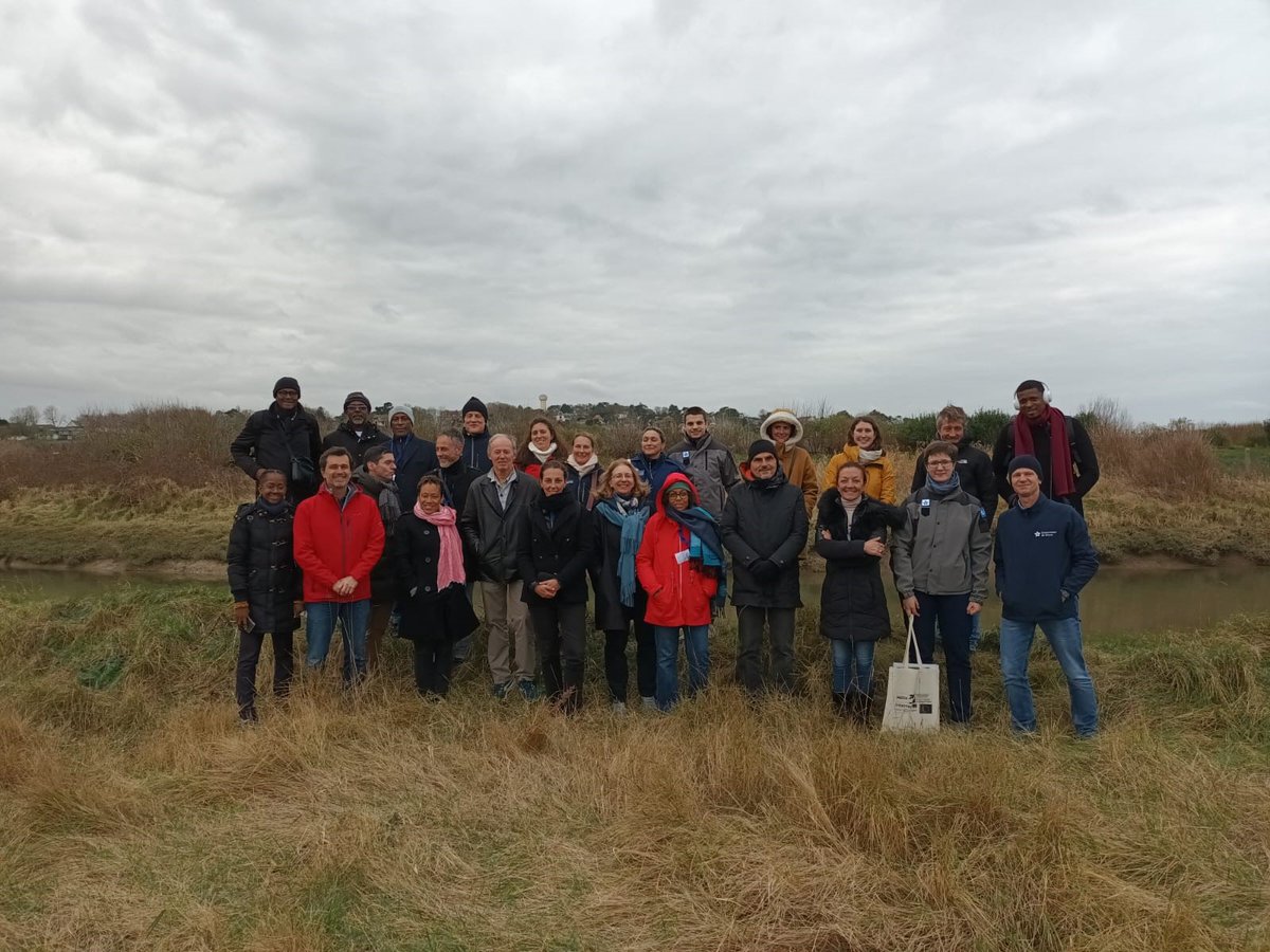littoral_cdl's tweet photo. Avec le @littoral_cdl et le soutien de @BanqueDesTerr, visite d'élus et de techniciens de Camargue et de Martinique pour partager l’expérience du projet territorial de la basse vallée de la Saâne (76) sur la gestion souple du #traitdecôte #adapto+#SFN
👉https://t.co/S7oQTJcBOp https://t.co/JXr4Ml7hHd
