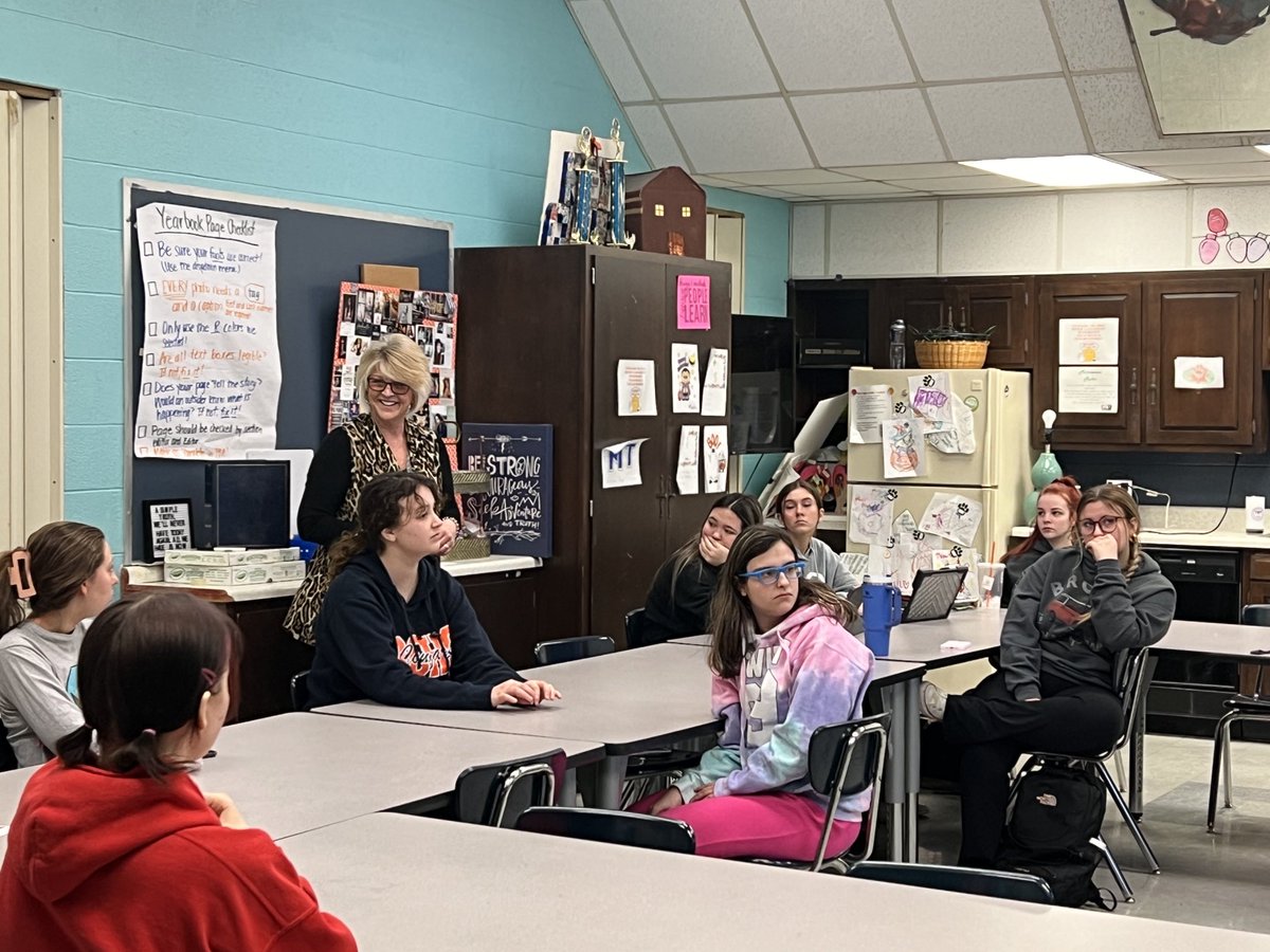 DCHSMrsAkins tweet media