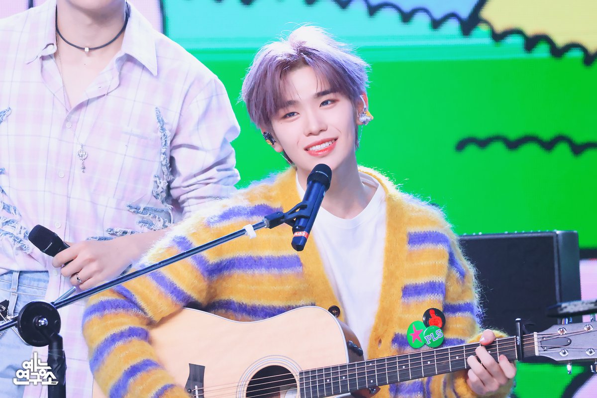 기타치는 빵이즈 어디까지 왔나요?
(ว˙o˙)ว 3..2..1.. 지금입니다
231231 #가요대제전 #제로베이스원 #ZEROBASEONE #석매튜 #김태래 <a href="/ZB1_official/">ZEROBASEONE</a>