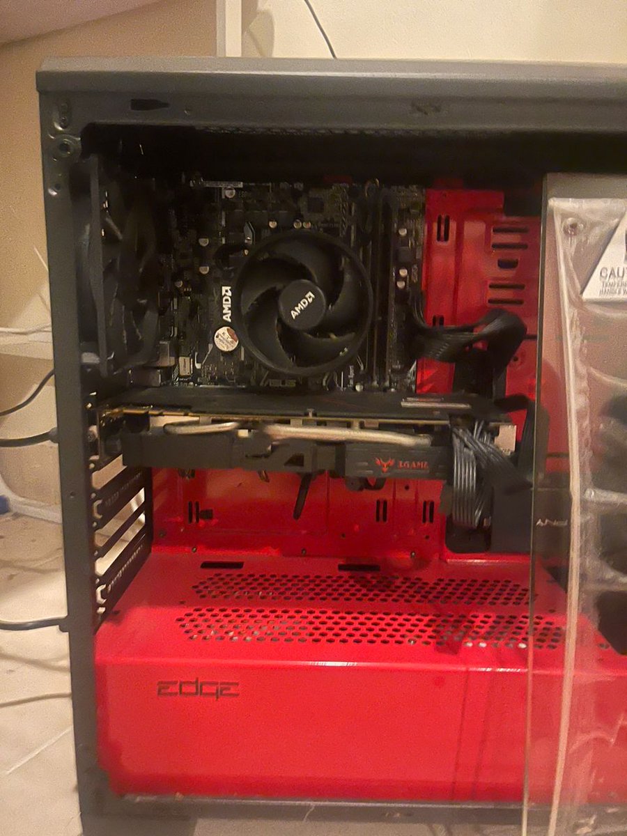 Fik42835557's tweet photo. Hye saya nak Jual My custom PC. Can use for gaming, rendering and heavy work. Detail leh Dm. ☺️ 

Nak Jual sbb nak pakai duit. Pindah umah 👉👈 https://t.co/XoSV7Swb61