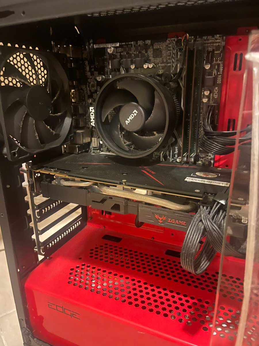 Fik42835557's tweet photo. Hye saya nak Jual My custom PC. Can use for gaming, rendering and heavy work. Detail leh Dm. ☺️ 

Nak Jual sbb nak pakai duit. Pindah umah 👉👈 https://t.co/XoSV7Swb61