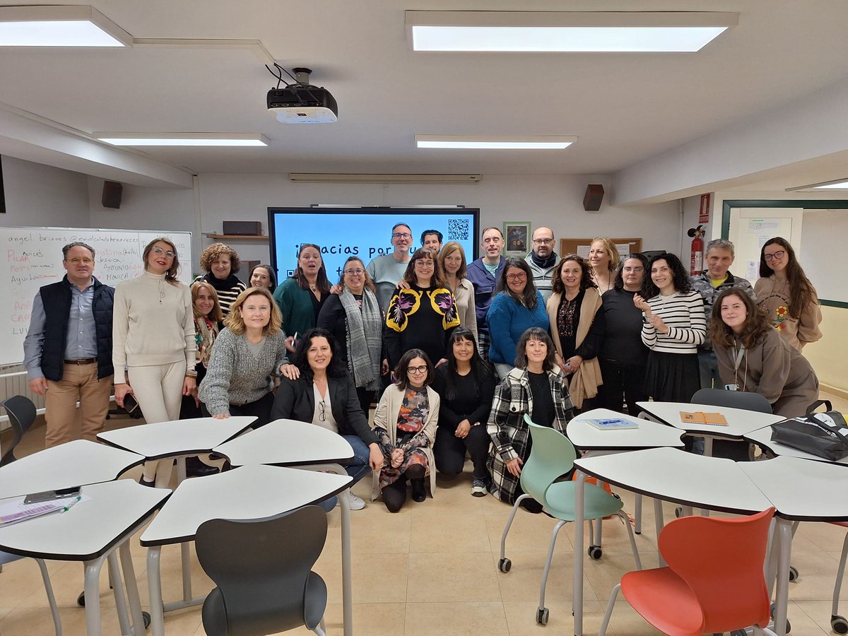 alcalaidiomas's tweet photo. Ya estamos en el ecuador de la III movilidad de #agrupacionesEOI en #eoialcaladehenares junto a #eoiaviles @EoiMonforte @eoidh #eoialcala #eoidua https://t.co/AaTYI8PLOu