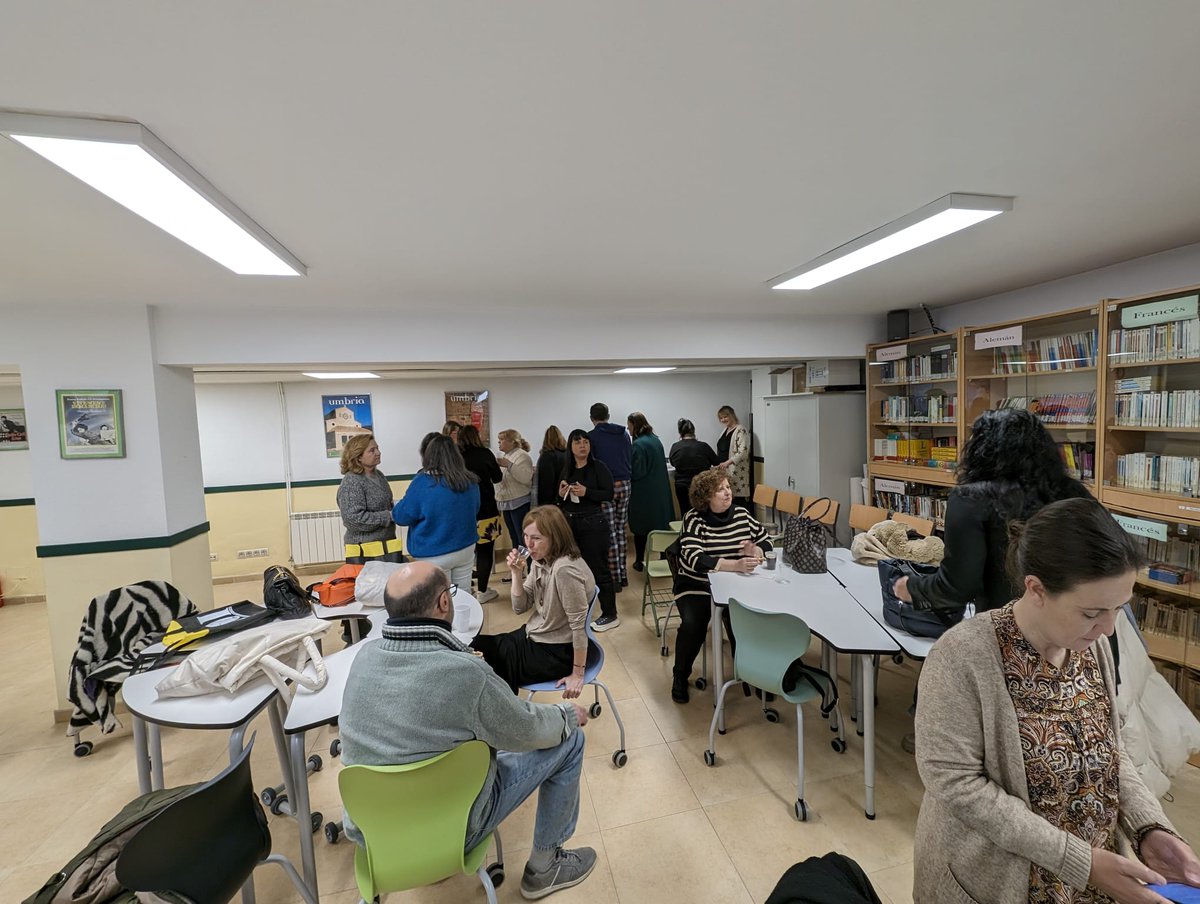 alcalaidiomas's tweet photo. Ya estamos en el ecuador de la III movilidad de #agrupacionesEOI en #eoialcaladehenares junto a #eoiaviles @EoiMonforte @eoidh #eoialcala #eoidua https://t.co/AaTYI8PLOu