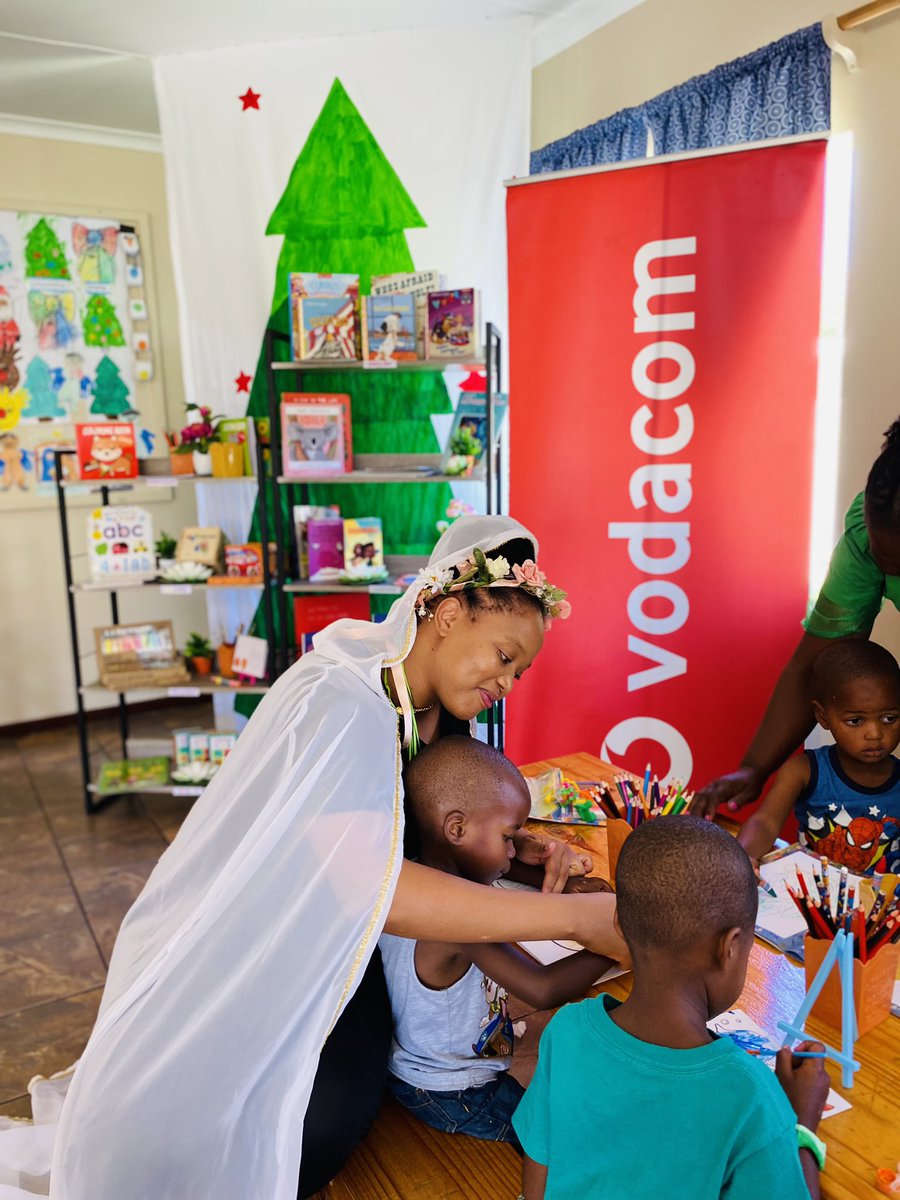 ExhibForAChild's tweet photo. We Celebrate #readaloudday today 📚📚 @Vodacom #WorldReadAloudDay 

World Read Aloud Day encourages children and adults to grab a book, find an audience and read aloud, and that exactly what we did today 💃🏽💃🏽 https://t.co/O64LKmwGwb