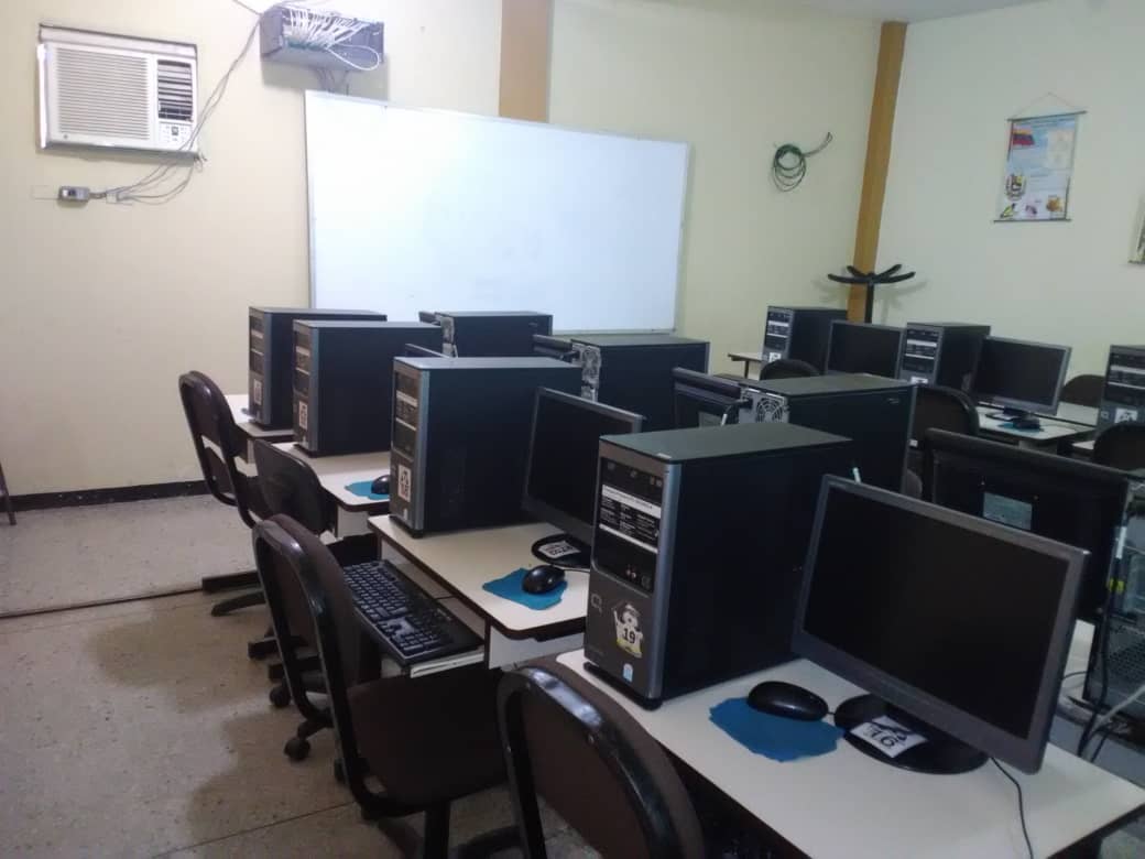 MariaTrv's tweet photo. #07Feb #SomosFundabit 23 años apoyando la práctica pedagógica y la integración escuela comunidad desde cada uno de nuestros espacios tecnológicos. 🇻🇪

@NicolasMaduro
@_LaAvanzadora
@Fundabit_
@leivi24
@MPPEDUCACION https://t.co/61lKBdTKbb