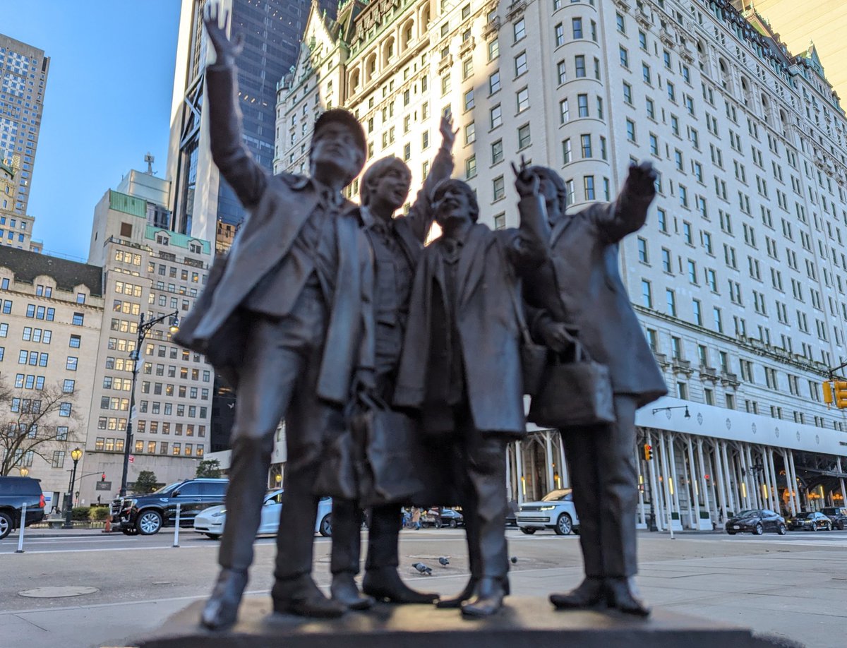 Official Beatles Statue tweet media