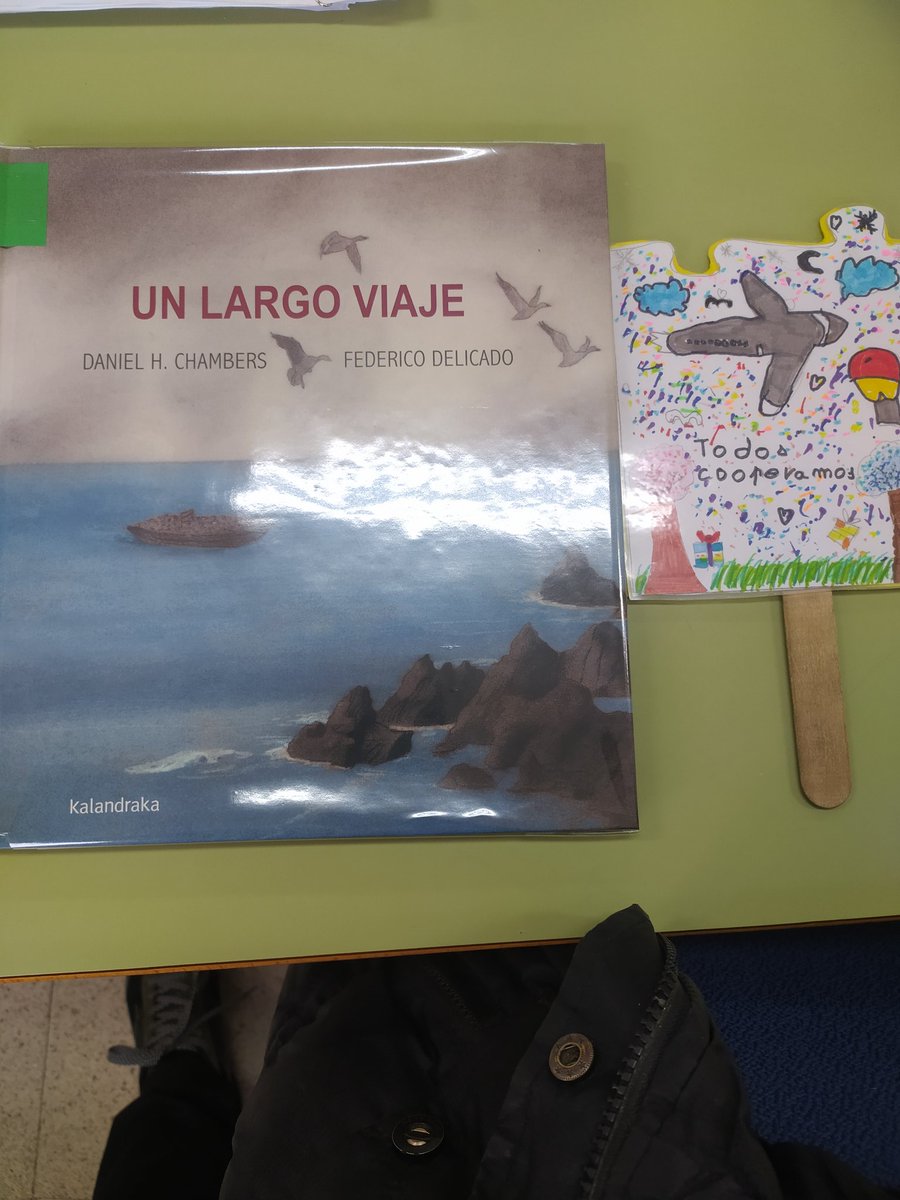 rafadefarra's tweet photo. Literatura y cortos sobre #inmigración y #refugiados en nuestro #ABP #UnRefugioParaTodxs con #círculosdedialogo para su reflexión. Gracias a @future_spain por el fantástico material ➡️ https://t.co/nu7yT7td89 ❤🖤💜💚🔝🔝 https://t.co/Ka9WLqrpYd