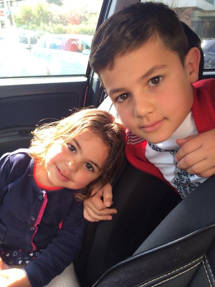 Yıldızlar parladığında seni özlüyorum…Güneş doğduğunda ve battığında seni özlüyorum… Yağmur yağdığında seni özlüyorum… Her gün, her saat, yaptığım her şeyde, gördüğüm her şeyde seni özlüyorum…
#isiasortakdavamız #isiasemsaldavaolacak