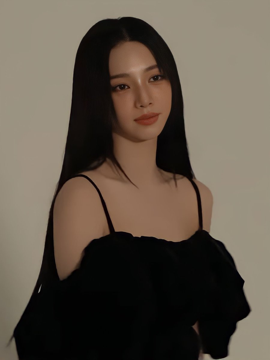 karina tweet media