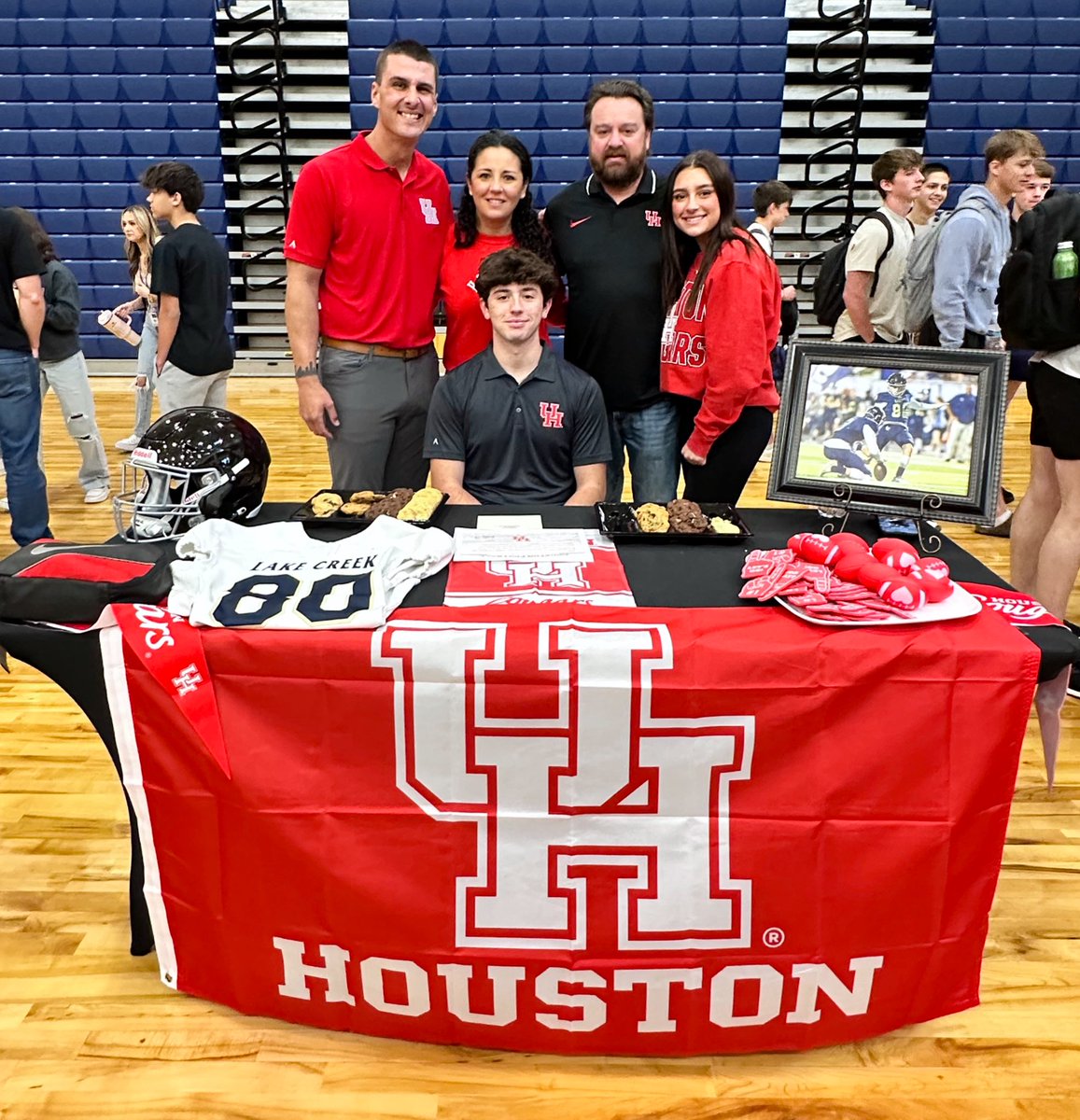 CMKicking's tweet image. Great player, great person, great teammate, great student. Awesome family to work with.
-
@AlexAbbott1’s journey has only just begun. @UHCougarFB and the @UH_Specialists are getting a DUDE. Pumped to see you play for the Coog’s on Saturdays.
-
#CMK | #HoustonsELITE | #PullThePin