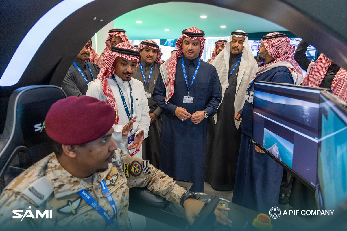 SAMIDefense's tweet photo. أثناء زيارته لجناحنا في معرض الدفاع العالمي 2024؛ شاهد صاحب السمو الملكي الأمير سعود بن طلال بن بدر، محافظ الأحساء مجموعة واسعة من المعدات الحربية المتطورة والأنظمة الدفاعية المزودة بأحدث التقنيات التي نحظى بها.

#نبني_مستقبل_الدفاع 
#للغد_نستعد

We were honored to welcome HRH Prince Saud bin Talal bin Badr, Governor of Al-Ahsa at #WDS2024, where HRH engaged in a thorough showcase of our innovative military equipment and defense systems designed with our latest technological advancements.

#ElevatingTheFutureOfDefense
#EquippedForTomorrow