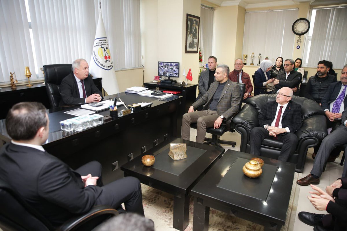 ■ 7 Şubat 2024
●  Manisa Pazarcılar Odası 

Satıcının, alıcının ve üretimin buluşma noktası pazarlar, iyiye ve ucuza dair tatlı rekabetin kahramanı pazarcılar, pazarcılarımızın sorularına cevap sorunlarına çözüm arayan odamızdı konumuz. +++