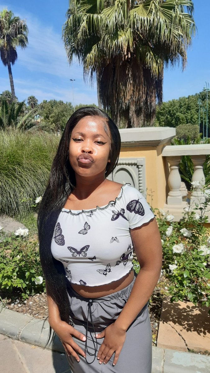 Walking Chillies🚶🏽♀️🌶 tweet media