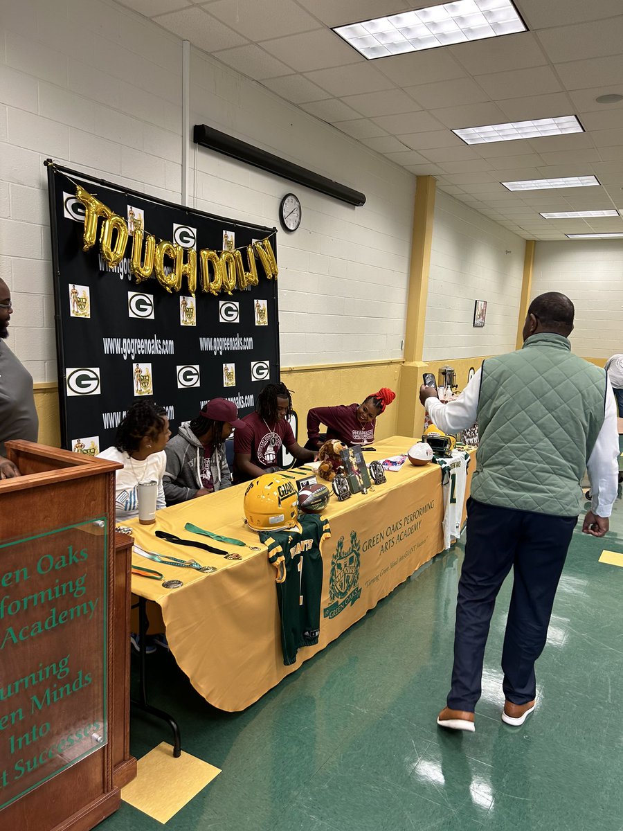 It’s official- Centenary bound <a href="/d1Marshall_/">Delarrious Marshall</a>  #GOGiants