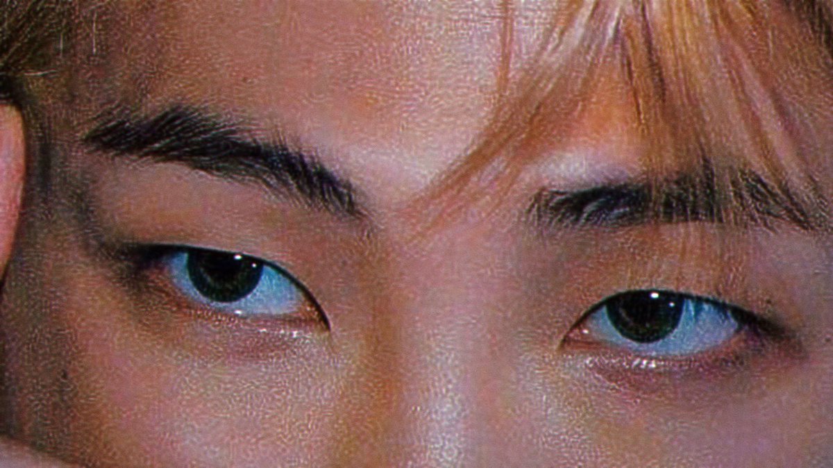 EB0YRM's tweet photo. every detail of namjoon is just so hot https://t.co/1AwxORn3pn