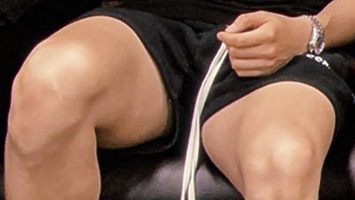 EB0YRM's tweet photo. every detail of namjoon is just so hot https://t.co/1AwxORn3pn
