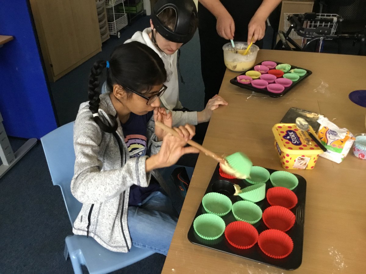 Savannah has been following food hygiene rules. She washed her hands before baking her special cupcakes.
#WonderfulWorkarWoolston