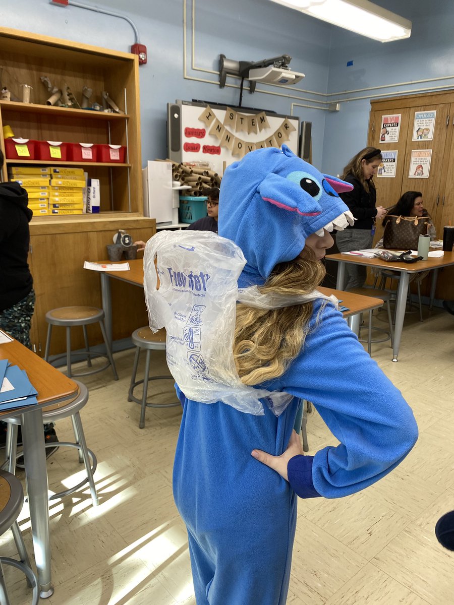 WetzlerLaurie's tweet photo. @Ps4wolves celebrated @NYCSchools Climate Action Day by working in teams to repurpose plastic bags into useful items to help reduce waste @CSD31SI @MelissaGrandner https://t.co/rm9EpRCFUY