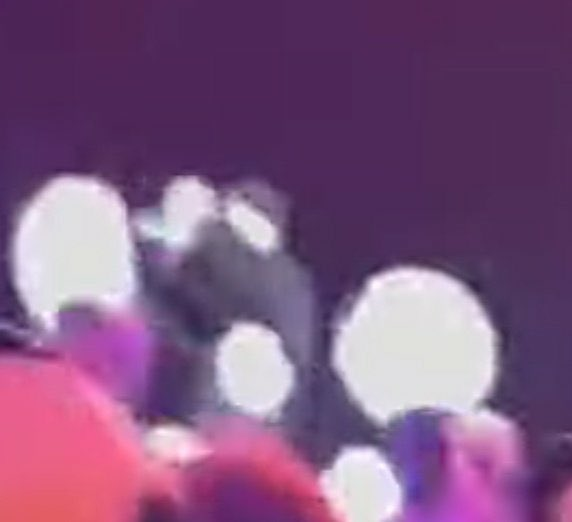 winter17_tkbear's tweet photo. no es momento taekook si no esta grabado con una licuadora

momentos entre Taehyung y Jungkook  con mala calidad que nos alegraron el corazón ❤️‍🩹📷

HILO .. https://t.co/UPgqHLqxlA