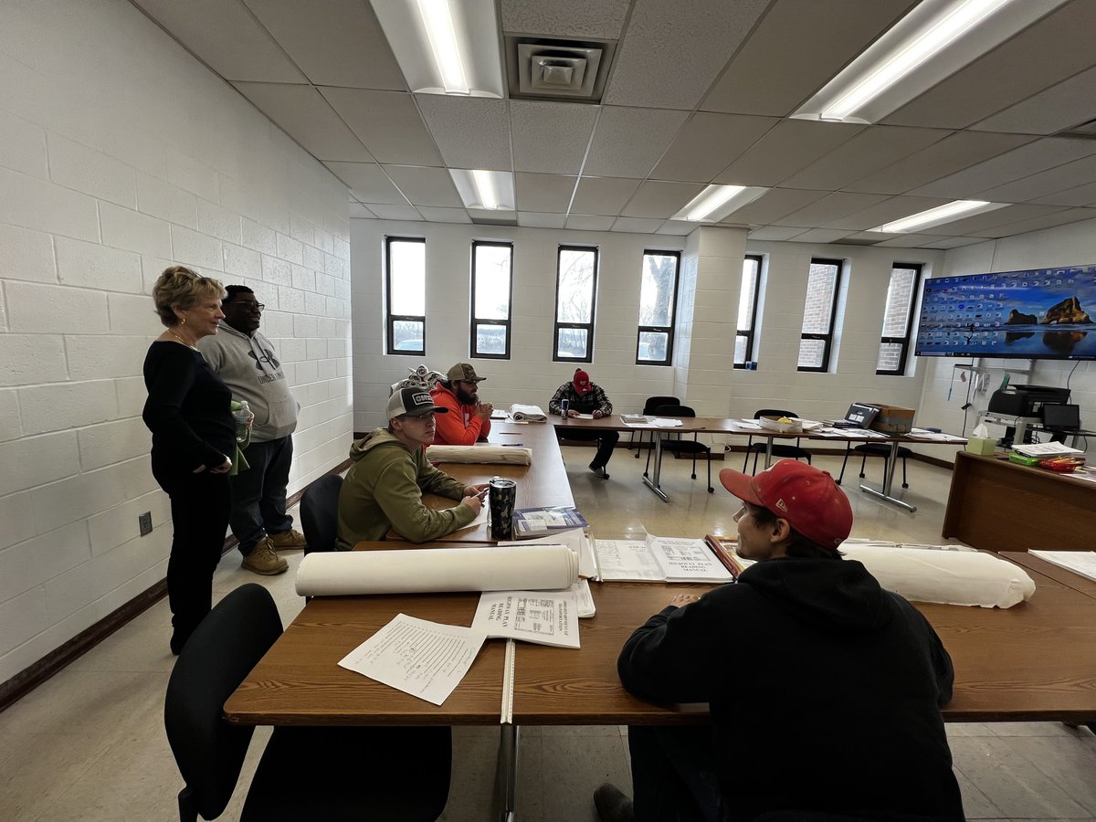 Thrilled to meet with the Construction Craft Laborer’s Apprenticeship Program! Apprentices master vital skills, from grade checking to asbestos removal. Grateful to collab with Laborers Local 264, contributing expertise to the Whittaker Building project. #InflationReductionAct