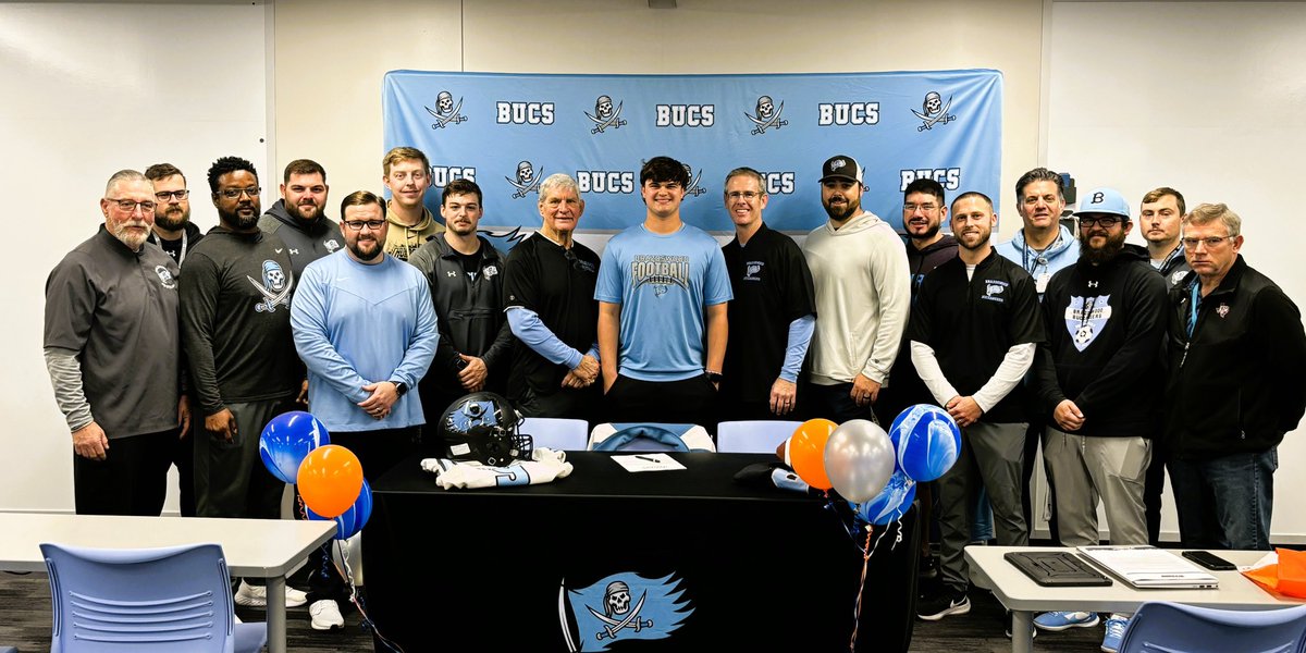 Congratulations to Caleb Warren for signing with UTRGV Football! So proud of this young man and the leader he has been for our football program! <a href="/CoachTBush/">Travis Bush</a> <a href="/COACH__LOCK/">James Lockhart IV</a> <a href="/CoachBGamble/">Brian Gamble</a> <a href="/UTRGVFootball/">UTRGV Football</a> <a href="/CoachRegalado/">Marco Regalado</a>   <a href="/calebwarren_9/">Caleb Warren</a> <a href="/bportisdsports/">Brazosport ISD Athletics</a> <a href="/BrazosportISD/">Brazosport ISD</a>