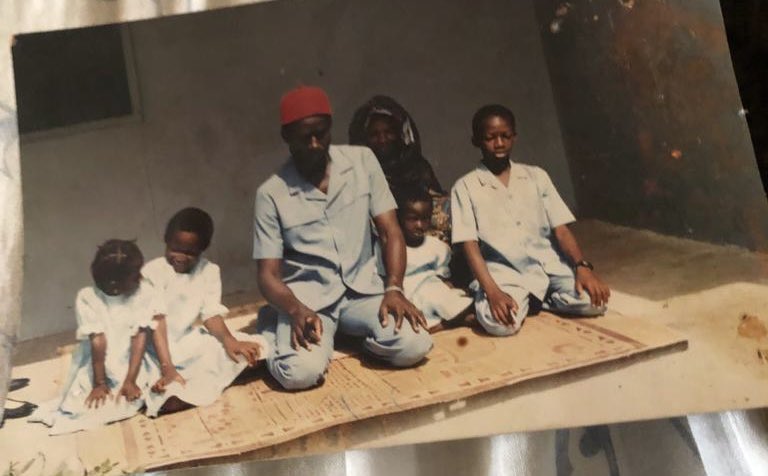 ImamADibba's tweet photo. Mom, Dad and siblings (before I was born)

Biggest investment any parent can have for their children is prayers and leading by example

I was fortunate to be born in such a household where this was the order of the day https://t.co/0Z6duJpHhv