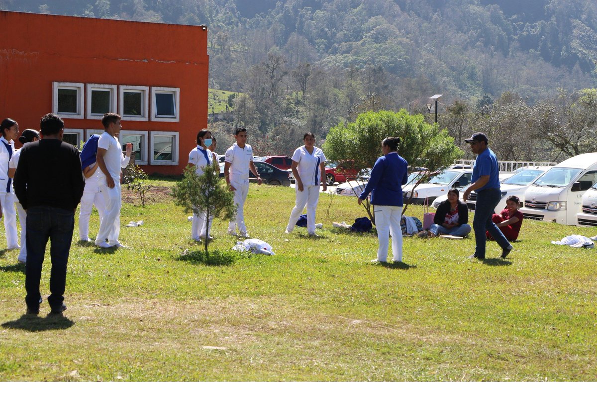 UICEH's tweet image. Estudiantes la licenciatura en Salud Intercultural #UIEM, presentaron talleres de intervención de salud intercultural en el contexto comunitario y se generó un espacio para socializar experiencias en torno a la vinculación comunitaria.
@SEPHidalgo 
@SEMSyS_SEPH
