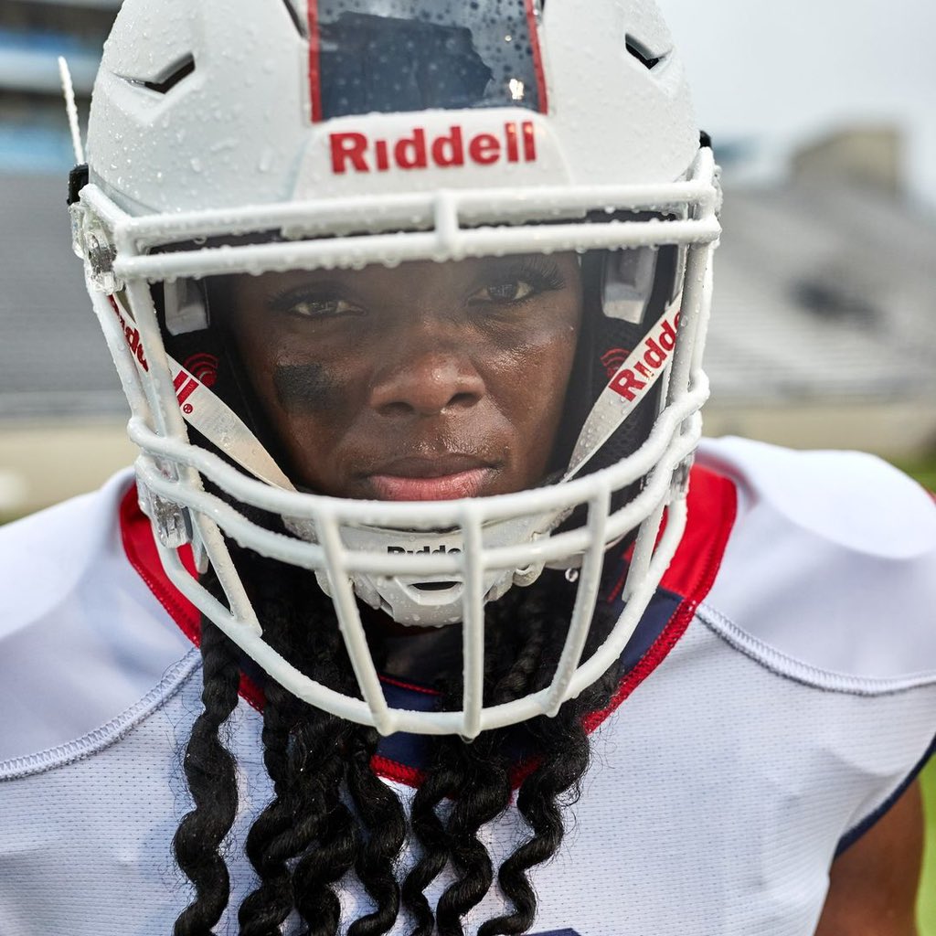 RiddellSports's tweet image. At #Riddell, supporting Girls &amp;amp; Women in all areas of football is core to what we do. 

Today and everyday we celebrate their passion and contributions to our great game. #ngwsd2024
