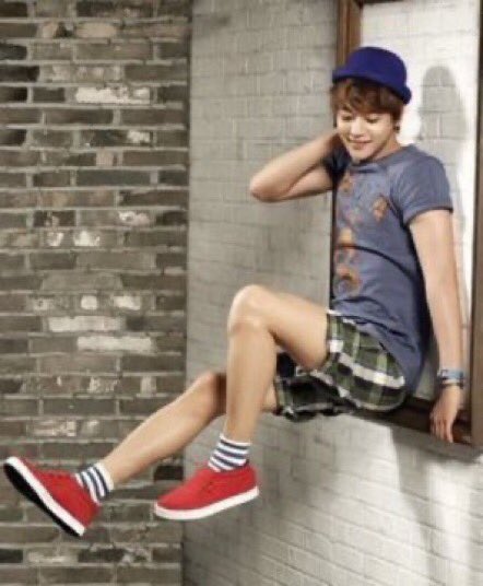 i3yves's tweet image. DO NOT DRINK CHUU-HI LOOK WHAT HAPPENED TO MY SON