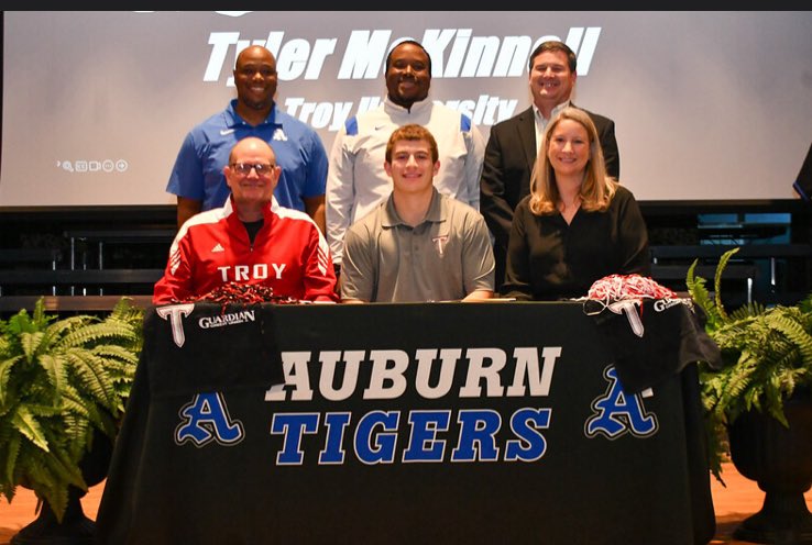 AHS NSD 2024🖋️: Tyler McKinnell <a href="/MckinnellTyler/">Tyler Mckinnell</a> signs with Troy University Track and Field. <a href="/TroyTrojansTFXC/">Troy Trojans Track & Field and Cross Country</a> Congratulations Tyler! Claws Up!🐾