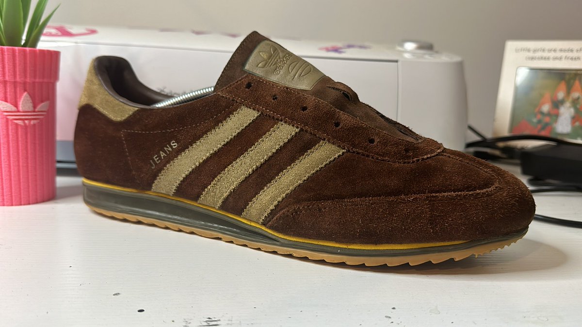 CustomsRe5's tweet photo. Well I do love a tricky project and a redye on a vintage pair of Jeans with bad patchy suede is always tricky https://t.co/5aYPPCyox3
