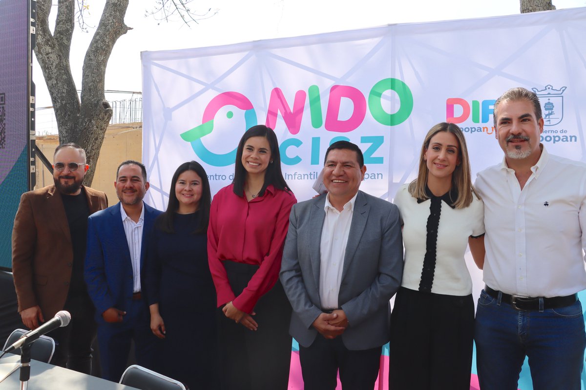 JuanJoseFrangie's tweet photo. Zapopan trabaja también por las necesidades de sus trabajadoras y trabajadores ☝🏼, por eso estoy muy feliz de presentarles el Nido del #CISZ. 🐦
Se trata de un Centro de Atención Infantil para el cuidado de sus niñas y niños con horarios adecuados para que las y los servidores públicos de Zapopan trabajen, trabajen y trabajen sin preocupación de no tener quién cuide a sus peques.
Agradezco a mi jefa de Gabinete, @PaulinaTorres, al gran equipo de @DIF_Zapopan y a Martha Moragrega por encabezar estos trabajos para nuestras niñas, niños y sus familias.
Pronto quedará listo este espacio padrísimo. 🫶🏼