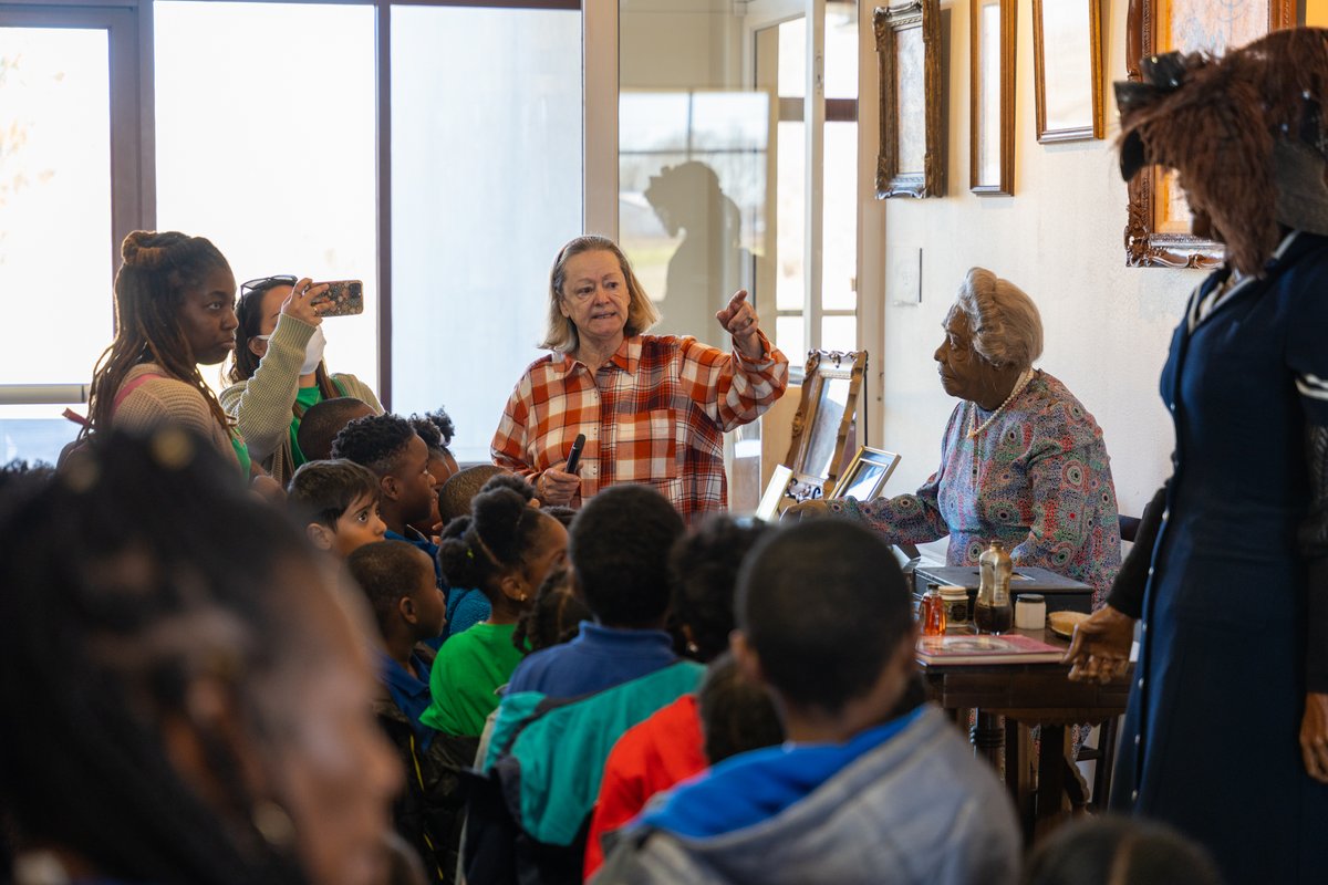 NEDeltaHSA's tweet image. #HSA sponsored a field trip for #NELA Pre-K students at the African American Heritage Museum. Students partook in the "It's Not Candy" anti-drug program with Prevention staff, and toured the museum with historians. #ItsNotCandy #BlackHistoryMonth