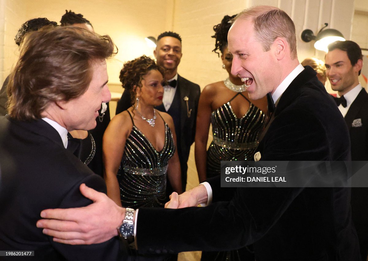 So the UK press is telling us that #bulliam is allowed to go to the gala while his poor dad is sick but Harry can’t? 2 weeks ago #PrinceHarry received heinous and bad press for his trip to Jamaica but William is having a time of his life at the gala #invisiblecontract