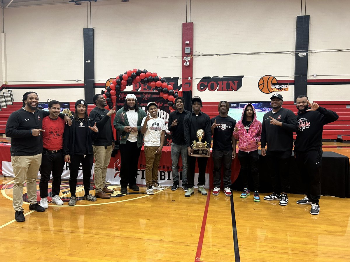 Rashed_F_din's tweet image. National Signing Day @PearlCohnHS !  Congratulations to the Football Student-Athletes: 12 signed today, total 15!  @MiriamHarring14 @ChrisHarrisWSMV