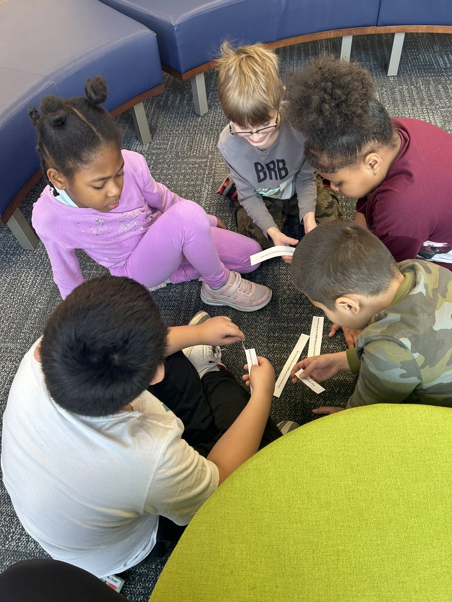 MrsRileyMC's tweet photo. 3rd graders using context clues to match definitions and sentences from The Wild Robot.  #lane126 #weare126 https://t.co/W76grdIVZ1
