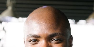 24MusicSA1's tweet photo. @mpumelelopn The only embarassing thing here is that big ass head. https://t.co/YsxTre9Gyq