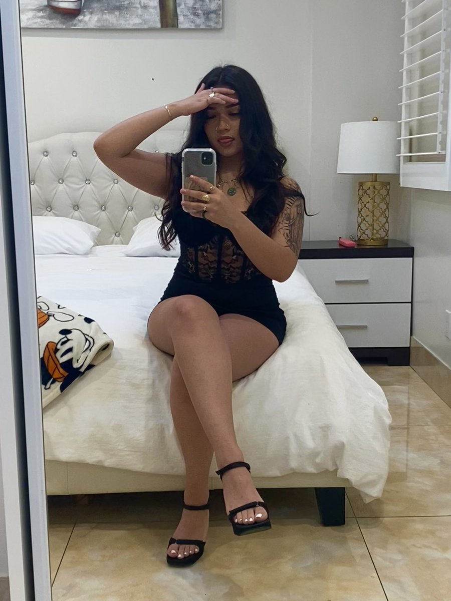 wasssupg1's tweet photo. wanted these up again 😙 https://t.co/SxgU9jBWuQ
