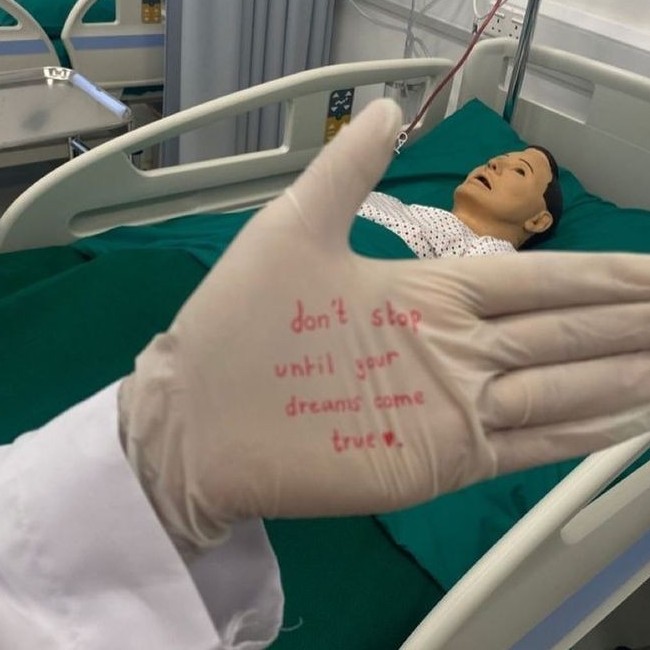 jenyymed's tweet image. ﾠﾠﾠદ sᧉαrch : #studytwt #studytwtbr 
ﾠﾠﾠ #booktwt #medtwt 🤍 𓈒 ࣪ ˖ 

 ﾠ ׁ ও 06﹐medicina 
ﾠ  ׁ ও foco: enem , ufs, ufba e uefs
 ﾠ ׁ ও 🇧🇷, 🇺🇸 &amp;amp; 🇪🇸 

⭑ : bts, taylor swift, modern family, café &amp;amp; gatinhos ׁ 🥼  ֹ  ֪֪֪
✧... jenystudies.carrd.co

♡/↺ = moots