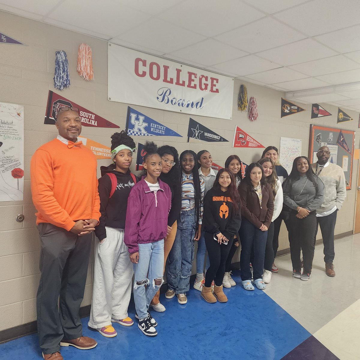Today our students at @StratfordSTEM1 started a dual enrollment course at @SpelmanCollege Our quarterback Justyce Law also received a scholarship to college! 🏈 Life is good.. and we are grateful! 🧡🖤 @MetroSchools @EdEquityLab
