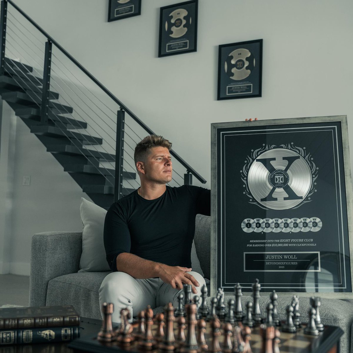 clickfunnels's tweet image. Look at all of those awards 🏆🤩

HUUUUGE congrats to Justin Woll for earning multiple #TwoCommaClub Awards AND a Two Comma Club “X” Award!!

Meaning they’ve earned over Eight figures (that’s $10 MILLION DOLLARS!) inside their ClickFunnels funnel!

How incredible is that?! 🤯…