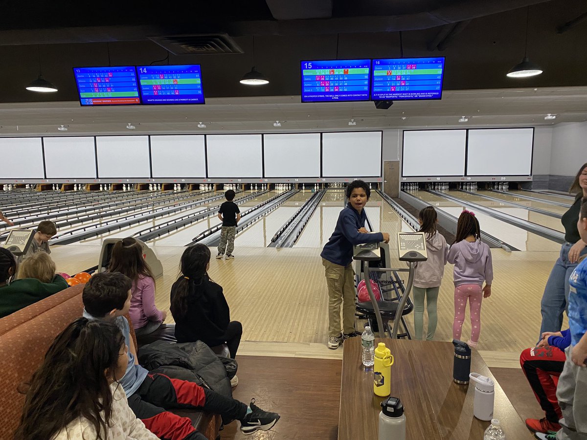 BeaconGreens's tweet photo. BCSD 3rd and 4th graders from  Glenham had so much fun bowling at Spins in Wappingers! @BCSDBulldogs https://t.co/RrNMyS8ihQ