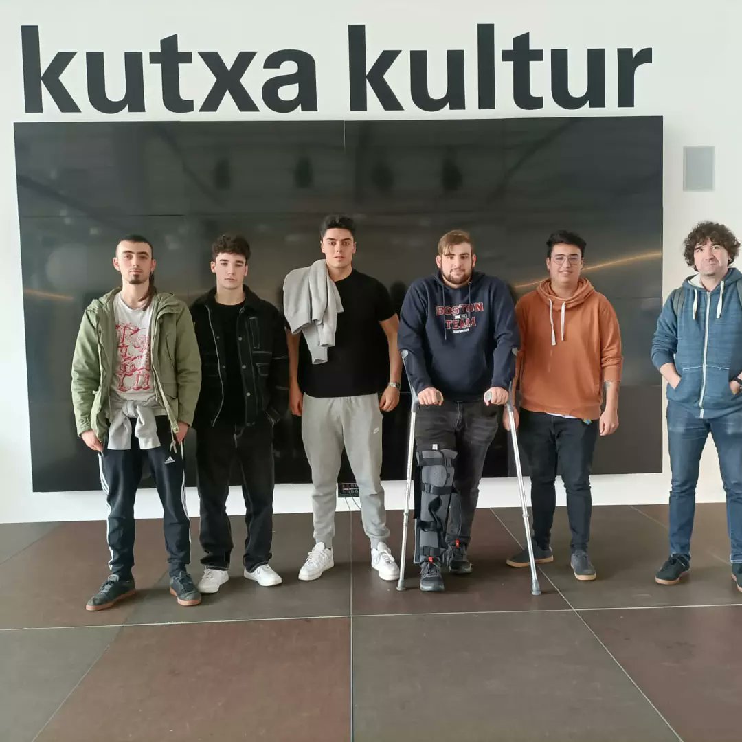 hernanilhii's tweet photo. Gaur Fabrikazio Gehigarriko Espezializazioko ikasleak #gipuzkoaekin jardunaldian izan dira. #ekintzailetza lantzeko aukera paregabea izan dugu #kutxakulturplazan. #bicgipuzkoa #uptek #Tknika #UrratsBat #Ekintzailetza https://t.co/erlpXp054t