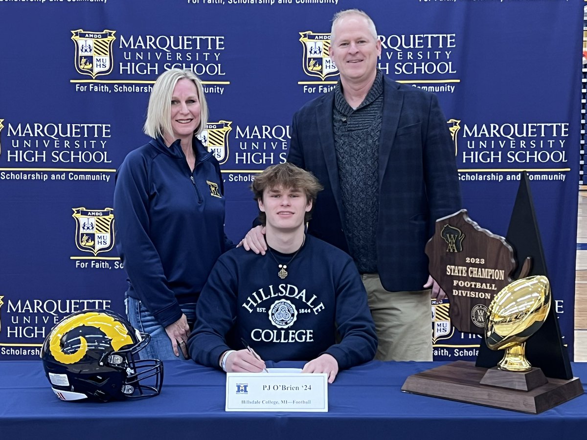 Congratulations @pj_obrien24 on signing to play at @Hillsdale_FB. We are excited to see your next chapter in football be written!